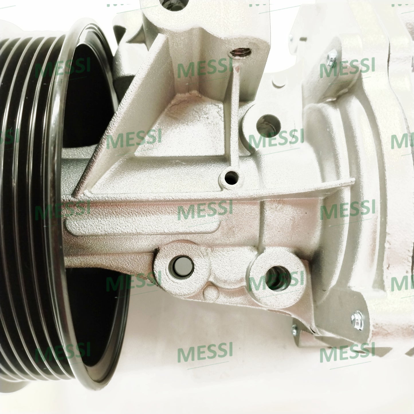 Water Pump LR083283 fits for Defender(07-)