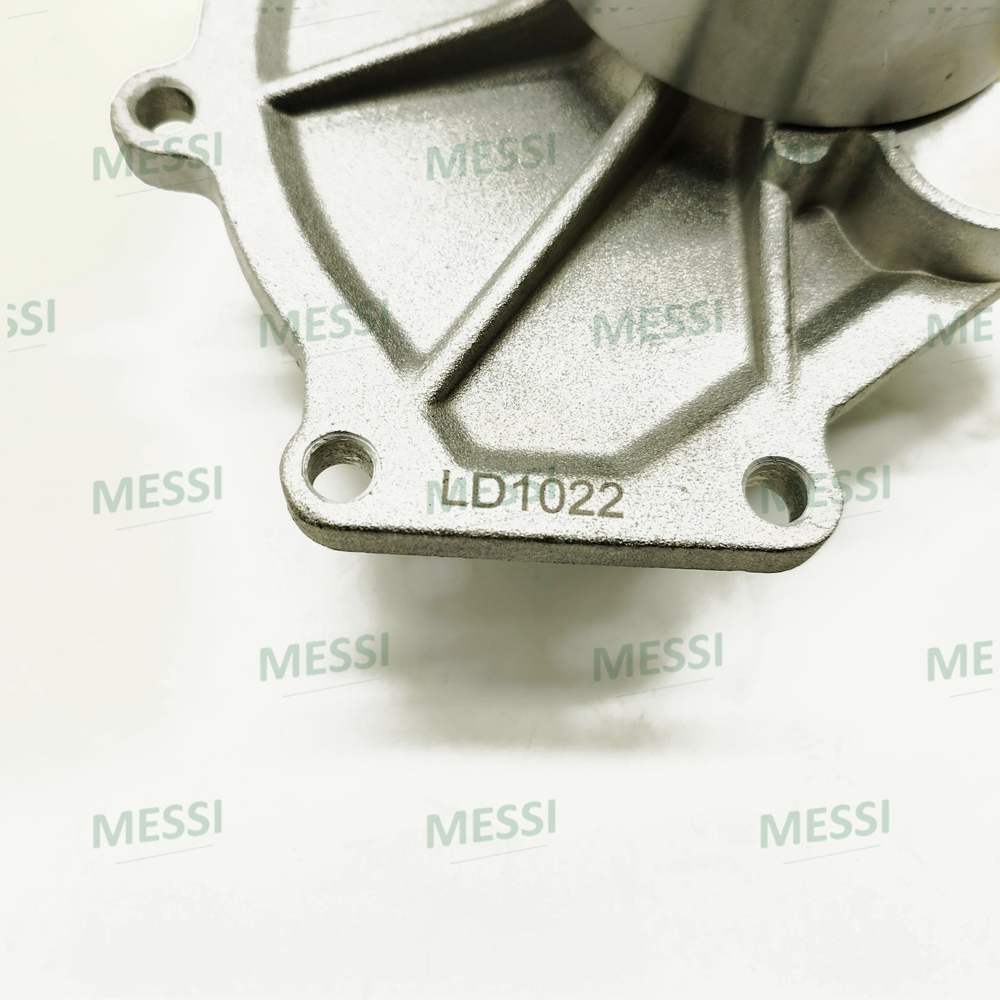 Water Pump PEB102240L fits for Freelander 1(96-06)