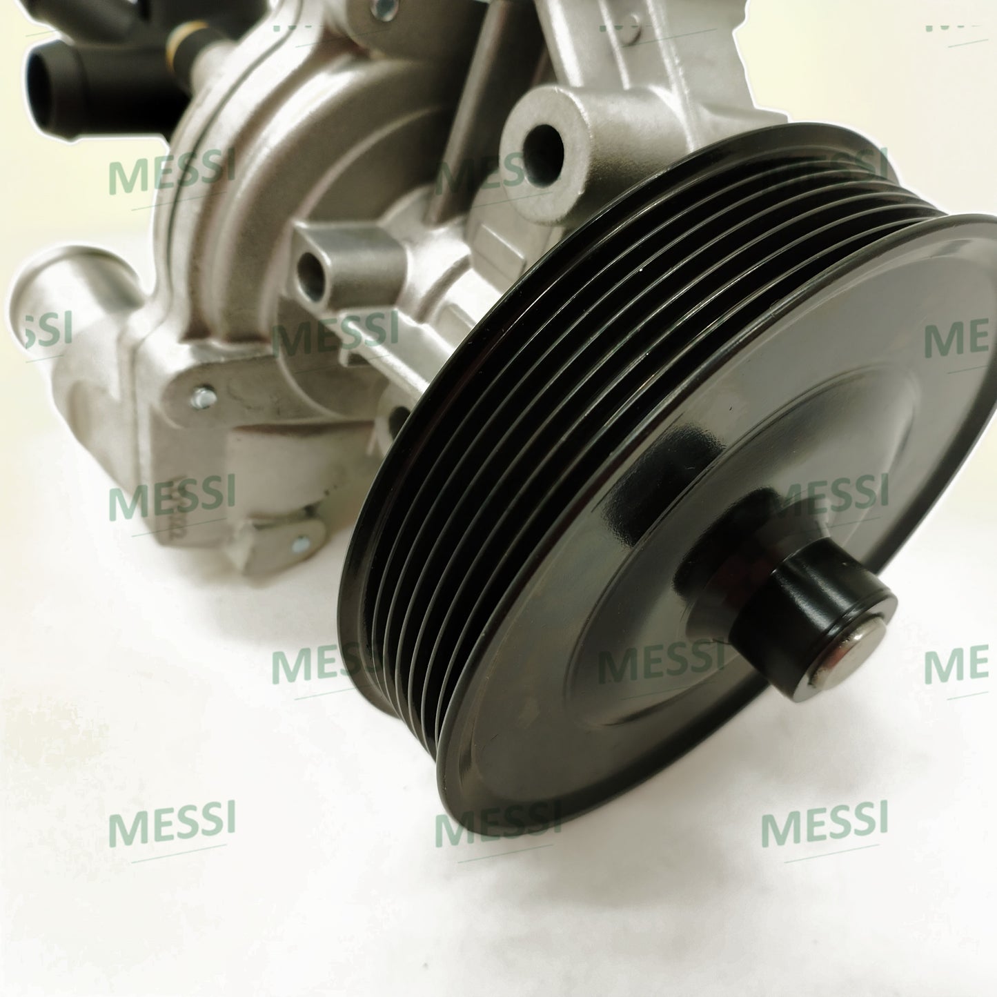 Water Pump LR071294 fits for Defender(07-)