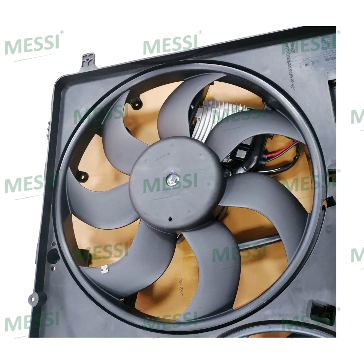 High Quality Cooling System Fan Assembly LR011905 LR002660 6G918C607BE Fit for Freelander 2(06-14) Range Rover Classic (94-01)