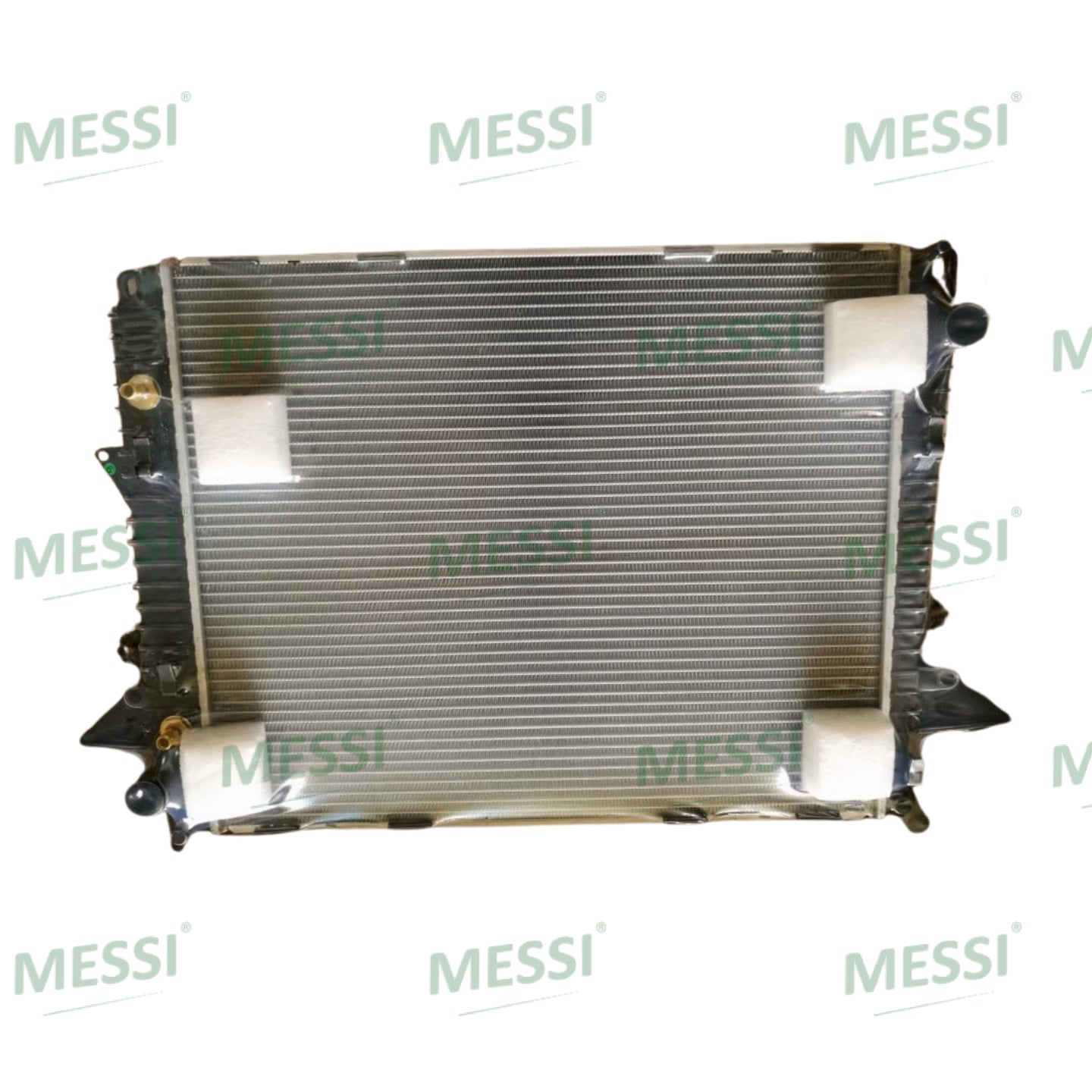 High Quality Radiator LR021778 PCC500610 PCC500061 Fit for Discovery 3(05-09) Discovery 4(10-) Range Rover Sports(05-09) Range Rover Classic (94-01)