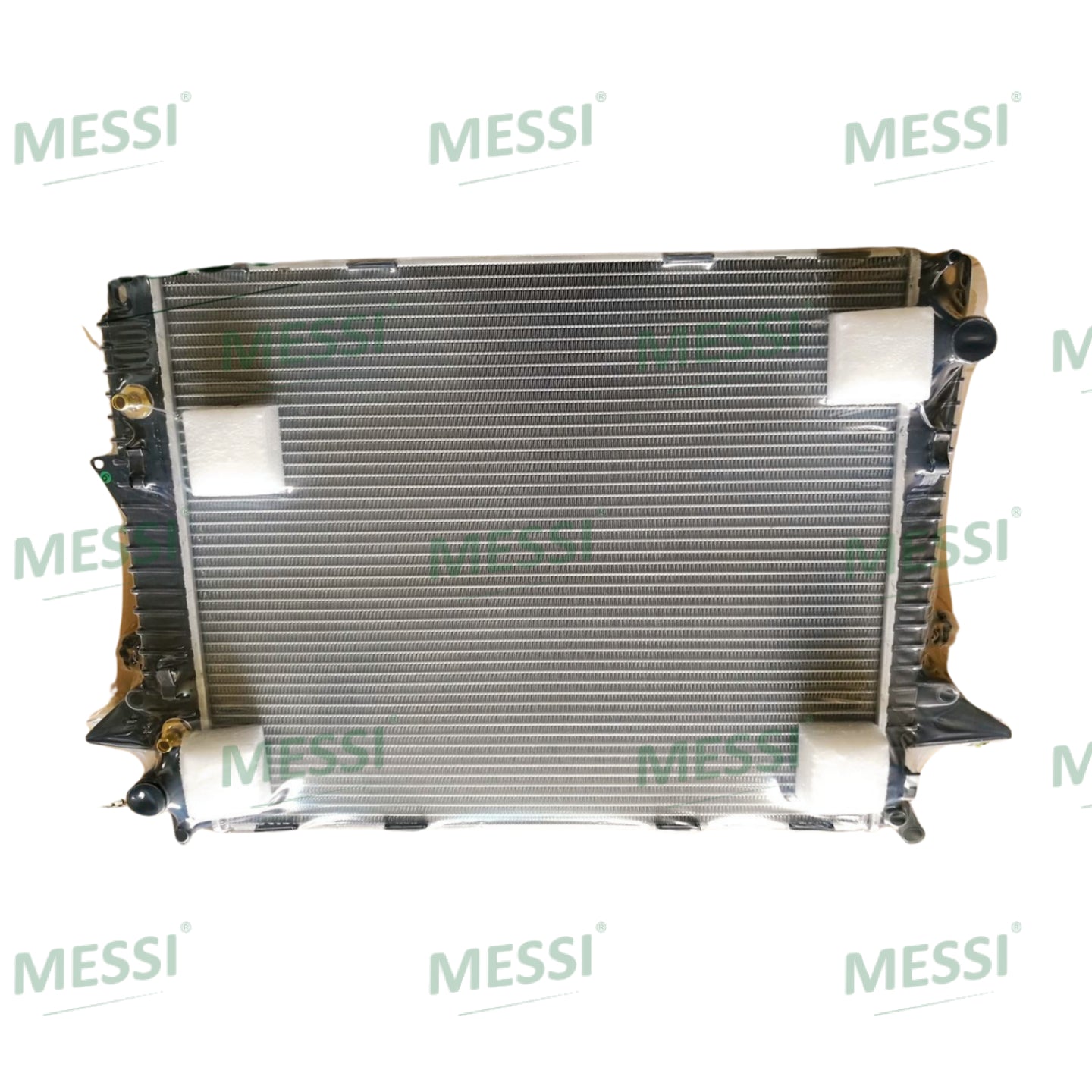 High Quality Radiator LR021778 PCC500610 PCC500061 Fit for Discovery 3(05-09) Discovery 4(10-) Range Rover Sports(05-09) Range Rover Classic (94-01)