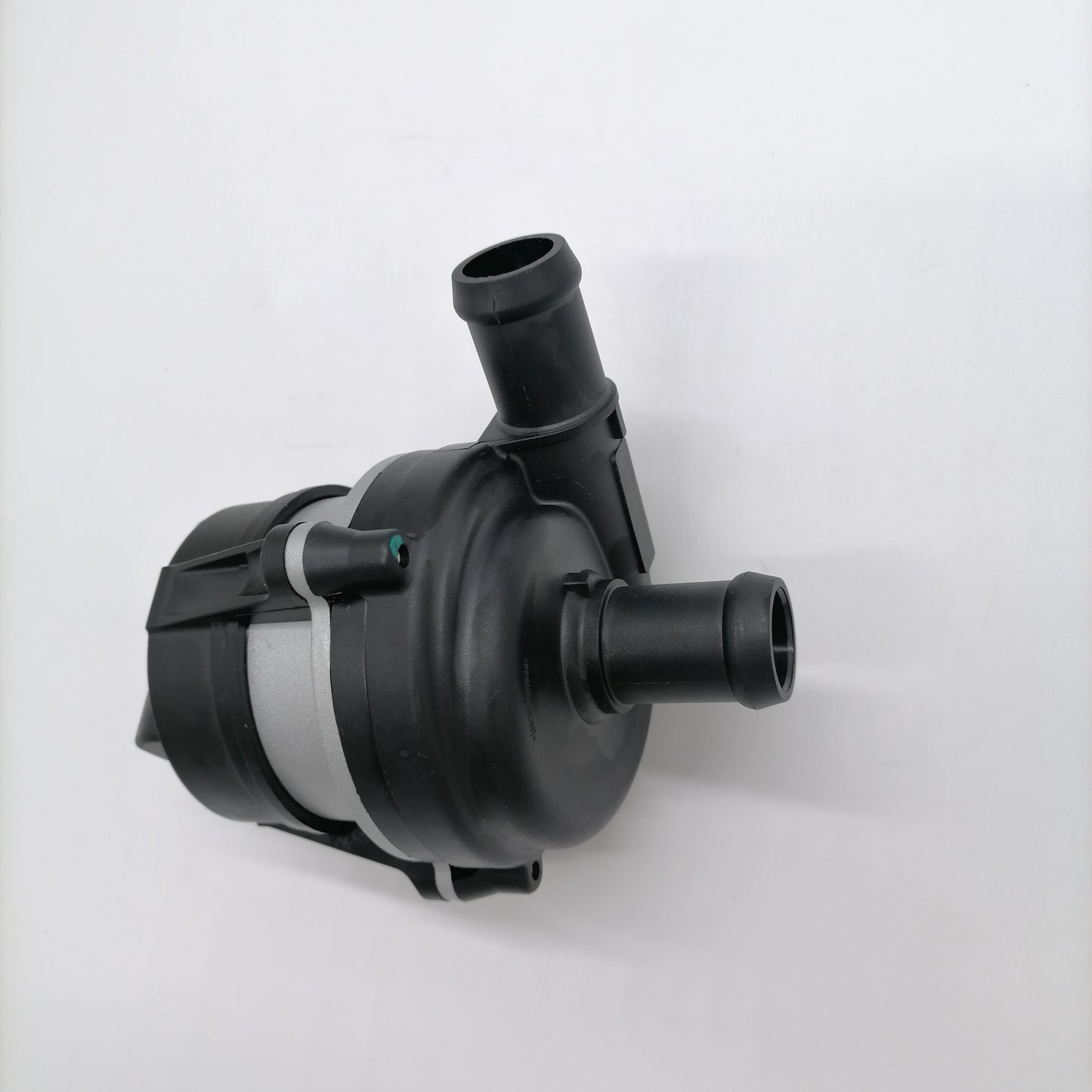 Auxiliary Water Pump LR067228 fits for Range Rover (13-) Range Rover Sports(14-) Discovery 5(17-) New Defender(20-)