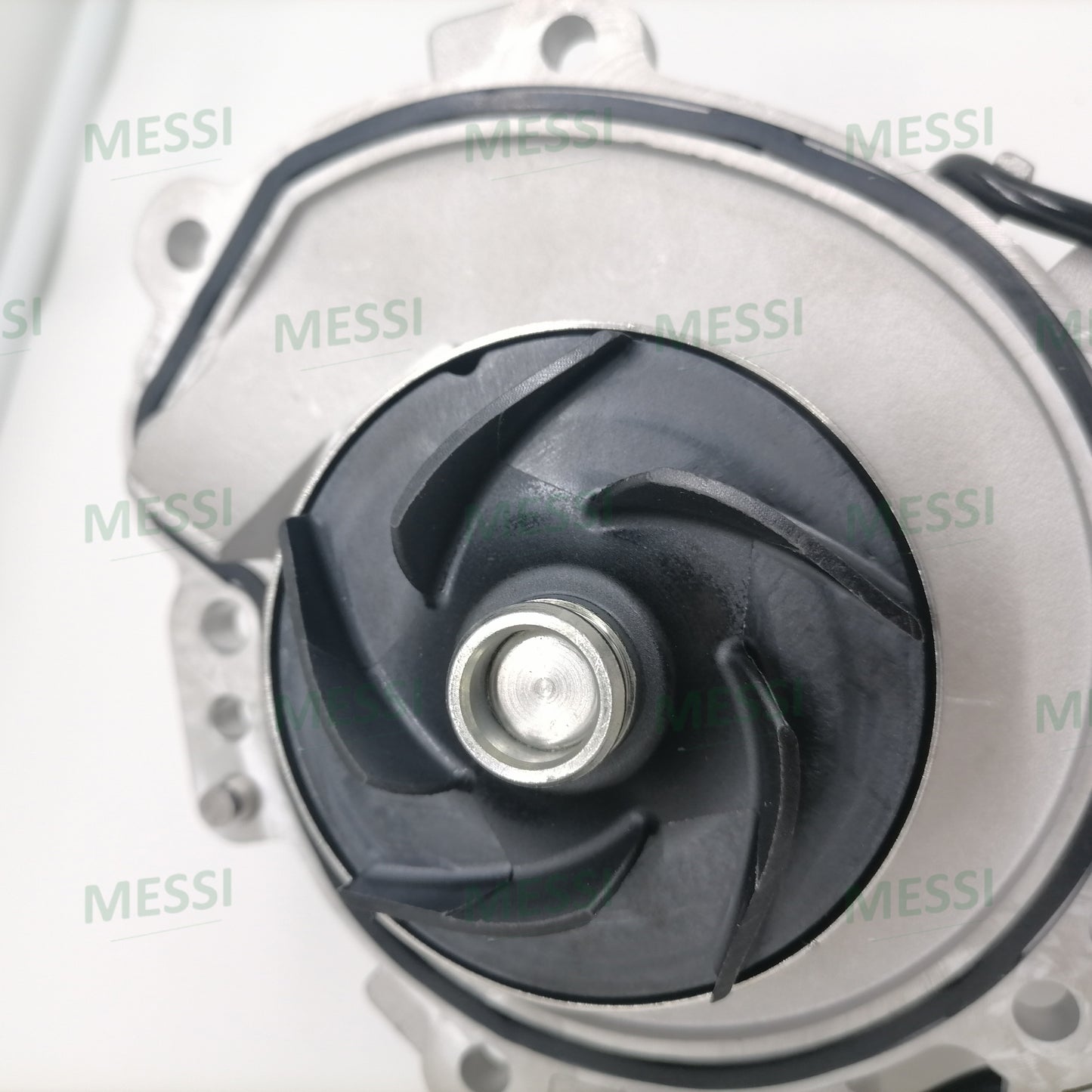 Water Pump LR154597 fits for Defender(20-)Velar(17-) Discovery Sports(15-) Evoque(12-)Discovery 5(17-) RR(13-)RRS(14-)