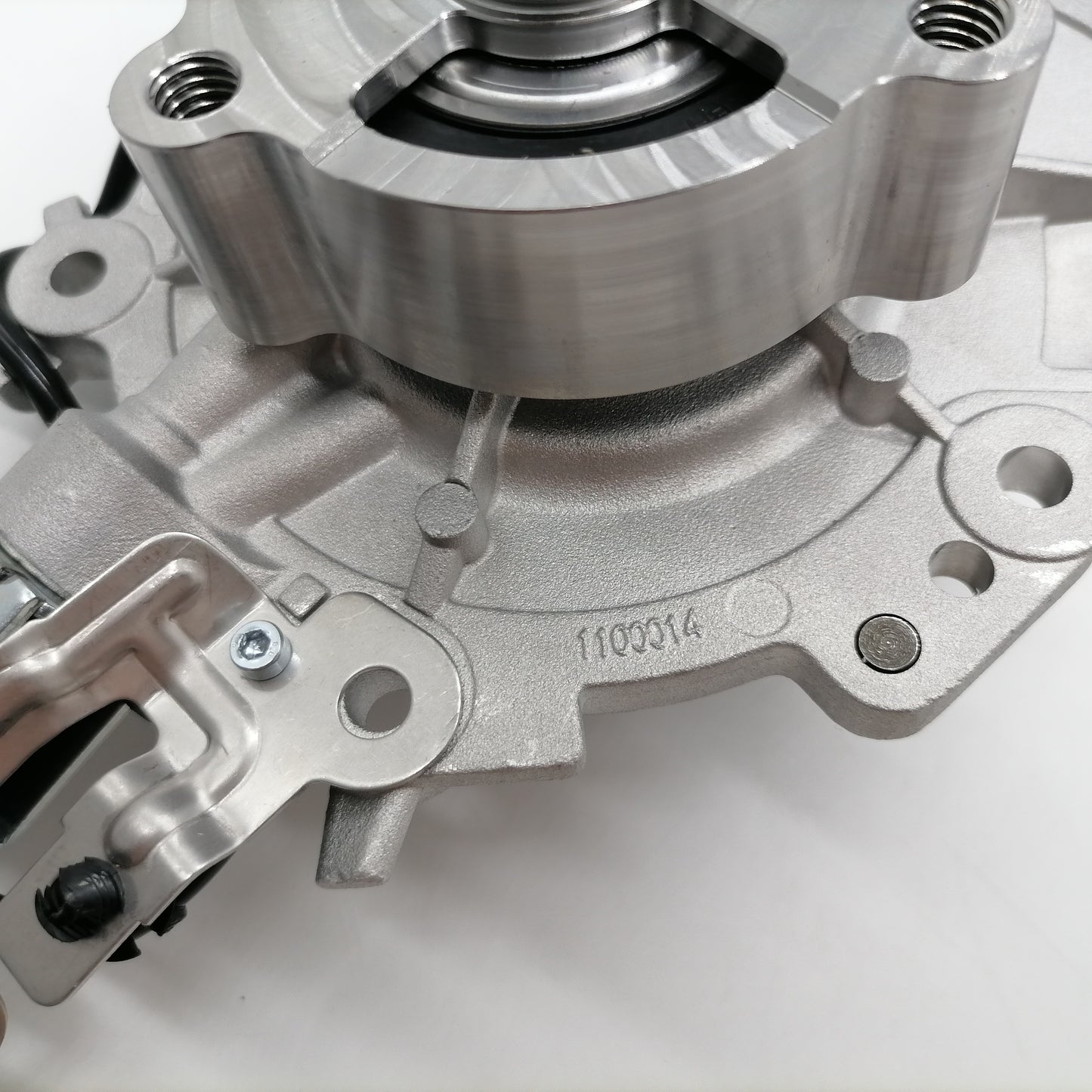 Water Pump LR140742 fits for Discovery Sports(15-) Evoque(19-)L551