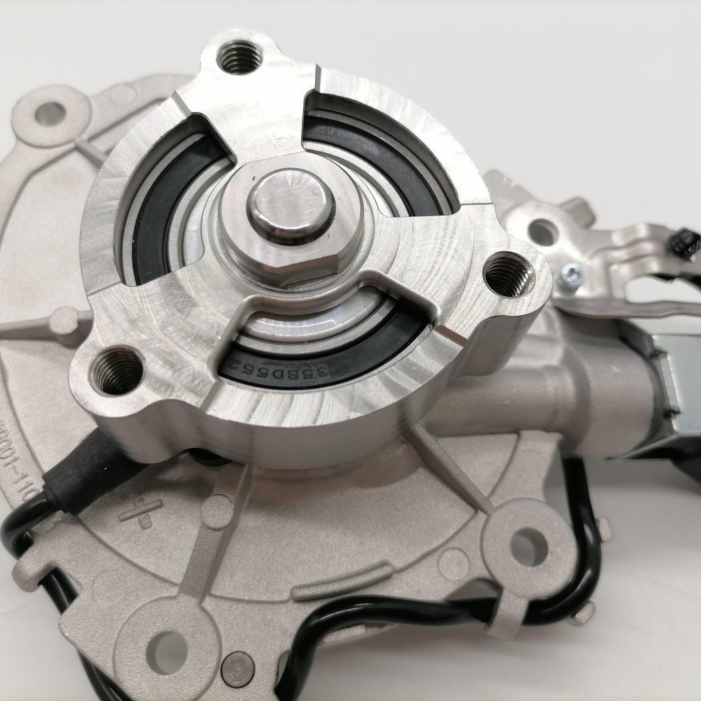 Water Pump LR140742 fits for Discovery Sports(15-) Evoque(19-)L551